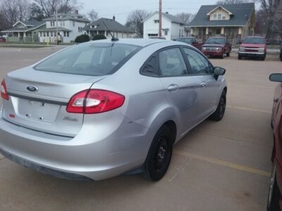 2013 Ford Fiesta S   - Photo 6 - Davenport, IA 52802