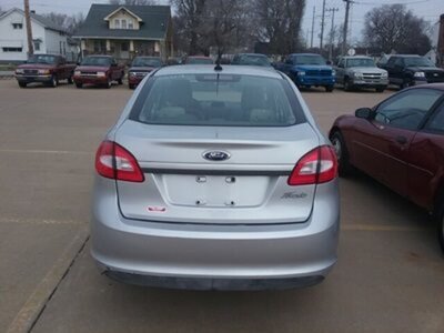 2013 Ford Fiesta S   - Photo 5 - Davenport, IA 52802