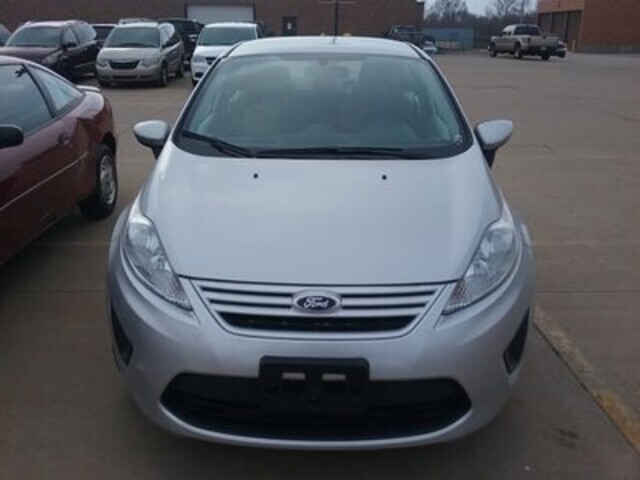 2013 Ford Fiesta S   - Photo 1 - Davenport, IA 52802