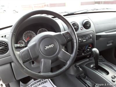 2007 Jeep Liberty Sport   - Photo 5 - Davenport, IA 52802