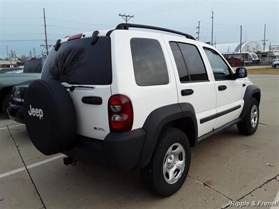 2007 Jeep Liberty Sport   - Photo 10 - Davenport, IA 52802