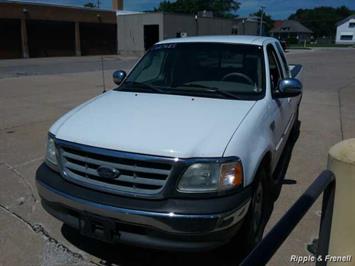 2002 Ford F-150 XL   - Photo 1 - Davenport, IA 52802