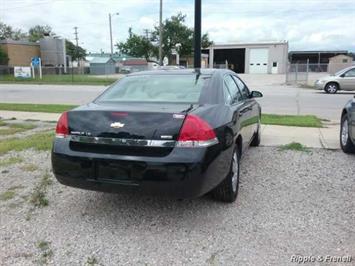 2008 Chevrolet Impala LS   - Photo 2 - Davenport, IA 52802