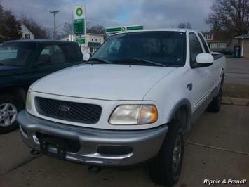 1998 Ford F-250 XLT 3dr XLT   - Photo 1 - Davenport, IA 52802