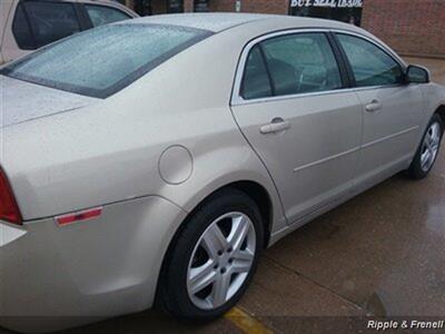 2010 Chevrolet Malibu LT   - Photo 6 - Davenport, IA 52802