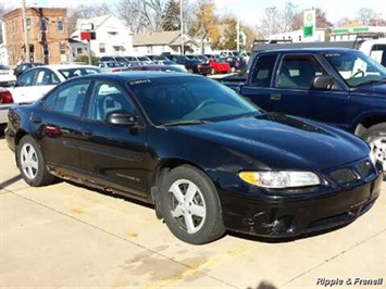 2002 Pontiac Grand Prix SE   - Photo 2 - Davenport, IA 52802