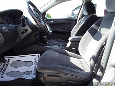 2013 Chevrolet Impala LS Fleet   - Photo 4 - De Witt, IA 52742