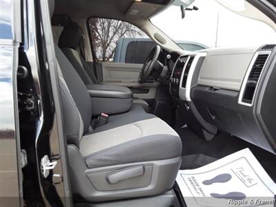 2012 RAM 1500 SLT   - Photo 11 - Davenport, IA 52802