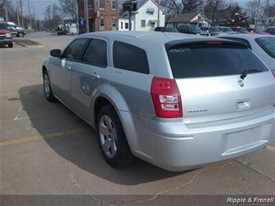 2008 Dodge Magnum   - Photo 7 - Davenport, IA 52802