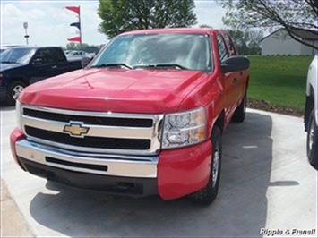 2011 Chevrolet Silverado 1500 LT   - Photo 1 - Davenport, IA 52802