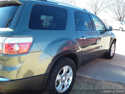 2011 GMC Acadia SLE   - Photo 10 - Davenport, IA 52802