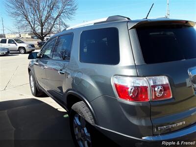 2011 GMC Acadia SLE   - Photo 8 - Davenport, IA 52802