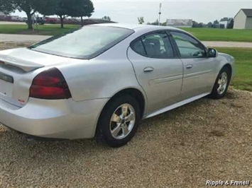 2005 Pontiac Grand Prix GT   - Photo 2 - Davenport, IA 52802