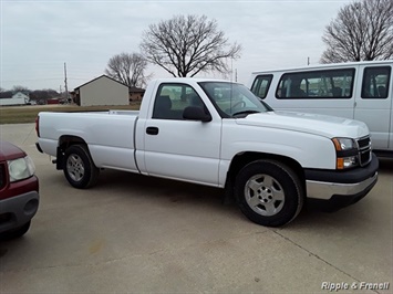 2006 Chevrolet Silverado 1500 Work Truck   - Photo 8 - Davenport, IA 52802