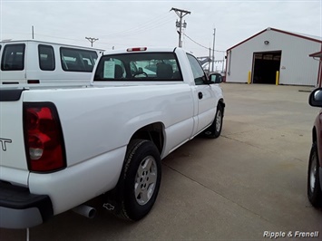 2006 Chevrolet Silverado 1500 Work Truck   - Photo 7 - Davenport, IA 52802