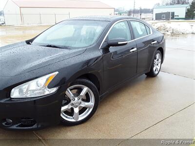 2011 Nissan Maxima 3.5 S   - Photo 3 - Davenport, IA 52802