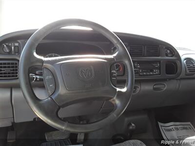 2001 Dodge Ram 1500 SLT 4dr Quad Cab SLT   - Photo 6 - Davenport, IA 52802