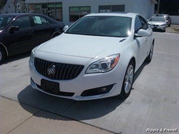 2014 Buick Regal Premium I   - Photo 1 - Davenport, IA 52802