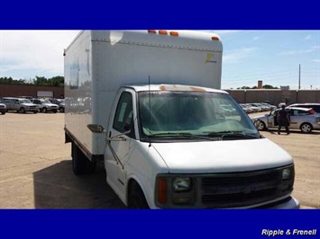 2000 Chevrolet Silverado 3500 Express cutaway   - Photo 1 - Davenport, IA 52802