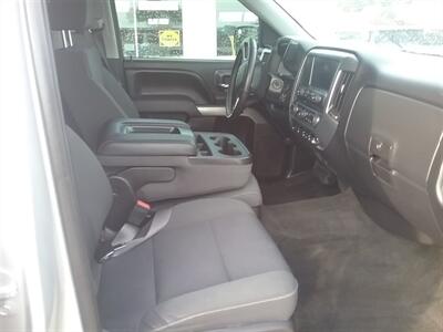 2017 Chevrolet Silverado 1500 LT Z71 - Photo 10 - Silvis, IL 61282