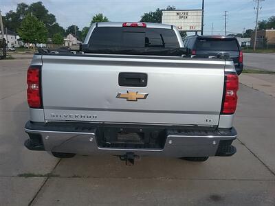 2017 Chevrolet Silverado 1500 LT Z71 - Photo 5 - Silvis, IL 61282