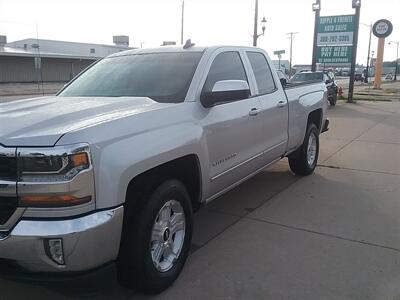 2017 Chevrolet Silverado 1500 LT Z71 - Photo 3 - Silvis, IL 61282