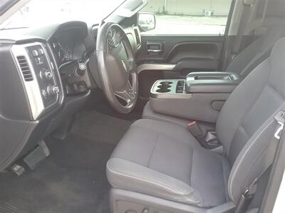 2017 Chevrolet Silverado 1500 LT Z71 - Photo 8 - Silvis, IL 61282