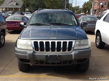 2002 Jeep Grand Cherokee Laredo   - Photo 1 - Davenport, IA 52802