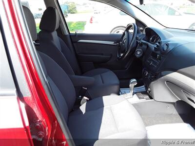 2009 Chevrolet Aveo LS   - Photo 8 - Davenport, IA 52802