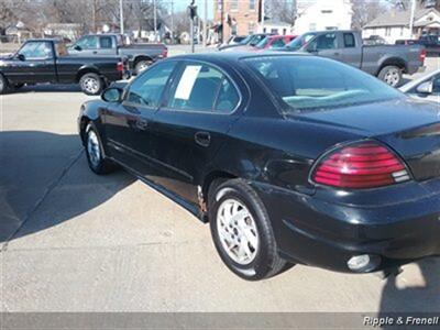 2004 Pontiac Grand Am SE   - Photo 7 - Davenport, IA 52802