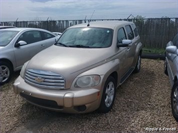 2006 Chevrolet HHR LT   - Photo 1 - Davenport, IA 52802