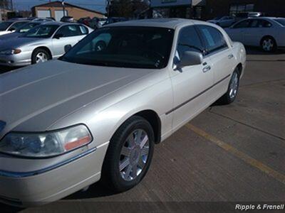 2003 Lincoln Town Car Cartier   - Photo 3 - Davenport, IA 52802