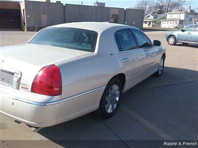 2003 Lincoln Town Car Cartier   - Photo 6 - Davenport, IA 52802