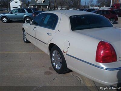 2003 Lincoln Town Car Cartier   - Photo 7 - Davenport, IA 52802