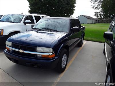 2004 Chevrolet S-10 LS 4dr Crew Cab LS   - Photo 3 - Davenport, IA 52802