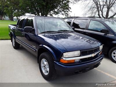 2004 Chevrolet S-10 LS 4dr Crew Cab LS   - Photo 11 - Davenport, IA 52802