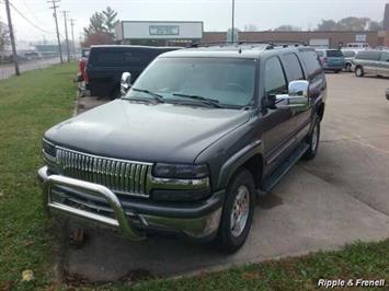 2002 Chevrolet Suburban 1500 4dr 1500   - Photo 1 - Davenport, IA 52802