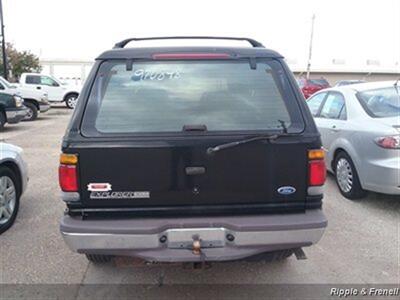 1997 Ford Explorer XL 4dr XL   - Photo 5 - Davenport, IA 52802