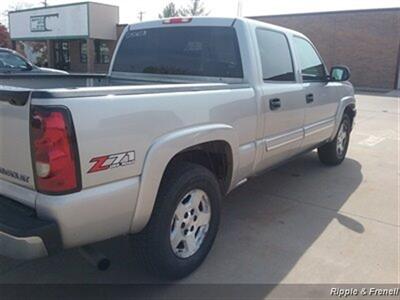 2004 Chevrolet Silverado 1500 Z71 4dr Crew Cab Z71   - Photo 6 - Davenport, IA 52802