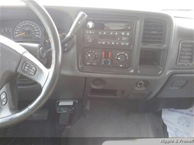 2004 Chevrolet Silverado 1500 Z71 4dr Crew Cab Z71   - Photo 13 - Davenport, IA 52802