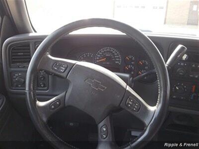 2004 Chevrolet Silverado 1500 Z71 4dr Crew Cab Z71   - Photo 12 - Davenport, IA 52802