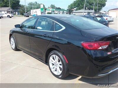 2015 Chrysler 200 Limited   - Photo 7 - Davenport, IA 52802