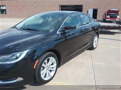 2015 Chrysler 200 Limited   - Photo 3 - Davenport, IA 52802