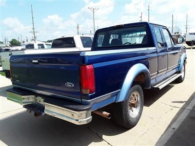 1997 Ford F-250 XLT   - Photo 10 - De Witt, IA 52742