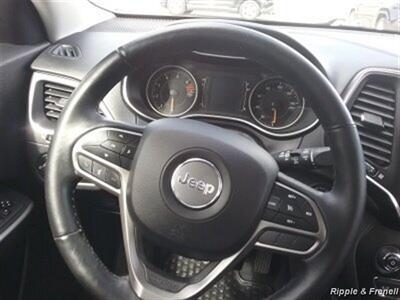 2019 Jeep Cherokee Latitude - Photo 12 - Davenport, IA 52802