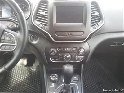 2019 Jeep Cherokee Latitude - Photo 13 - Davenport, IA 52802
