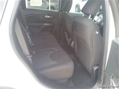 2019 Jeep Cherokee Latitude - Photo 11 - Davenport, IA 52802