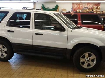 2005 Ford Escape XLT   - Photo 1 - Davenport, IA 52802