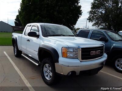 2007 GMC Sierra 1500 Work Truck Work Truck 4dr Extended Cab   - Photo 11 - Davenport, IA 52802