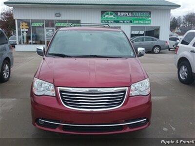 2015 Chrysler Town & Country Touring-L   - Photo 1 - Davenport, IA 52802